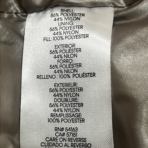 Calvin Klein Metallic Silver PUFFER VEST, WOMEN SIZE XS - Picture 8 of 8